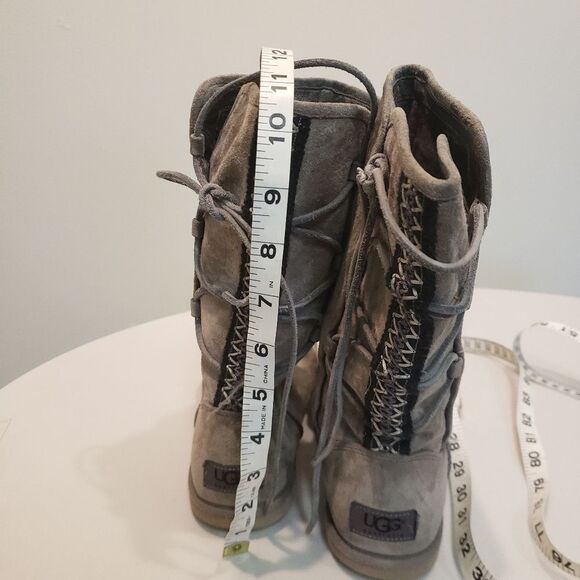 UGG Boots Size 6 - Picture 6 of 7